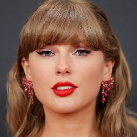 Η Τέιλορ Σουίφτ κυκλοφόρησε το τρέιλερ για τη νέα συναυλιακή ταινία της, «The Eras Tour: The Final Show» - Θα προβληθεί στο Disney+ στις 12 Δεκεμβρίου.