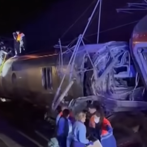 Εικόνα από το σημείο του εκτροχιασμού του τρένου στην Ισπανία