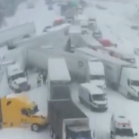 Καραμπόλα 100 οχημάτων σε χιονισμένο αυτοκινητόδρομο στο Μίσιγκαν