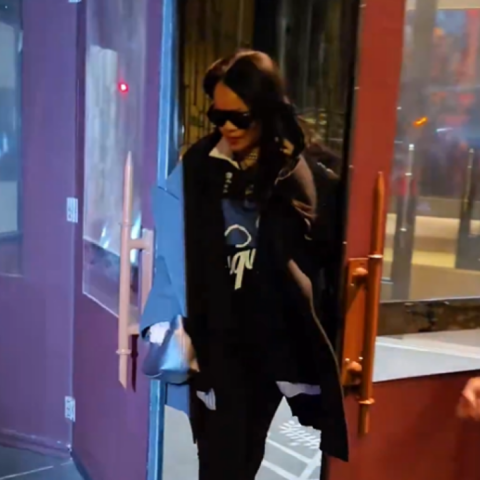 Το ασυνήθιστο «ατύχημα» της Ριάνα - Έφαγε... πόρτα από τον σωματοφύλακά της