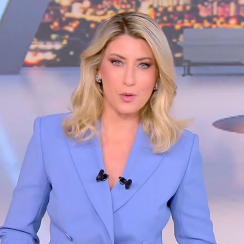 Σία Κοσιώνη: Είμαι πάρα πολύ χαρούμενη που επιστρέφω επιτέλους κοντά σας – Τα πρώτα λόγια στο δελτίο μετά την περιπέτεια υγείας