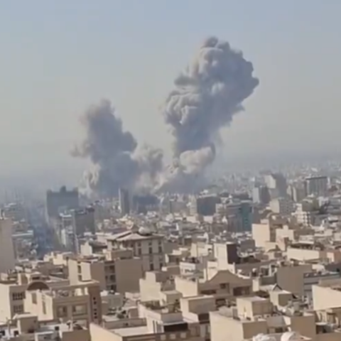«Προληπτική επίθεση» του Ισραήλ εναντίον του Ιράν - Ακούγονται εκρήξεις στην Τεχεράνη