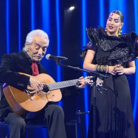 O Κώστας Χατζής εμφανίστηκε στη σκηνή του J2US και τραγούδησε με την κόρη του, Δανιέλα