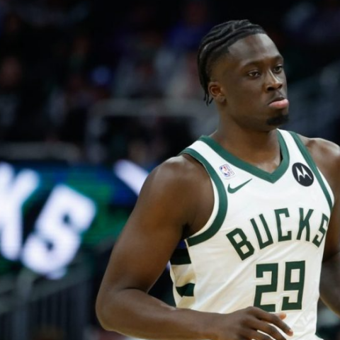 Ο Άλεξ Αντετοκούνμπο