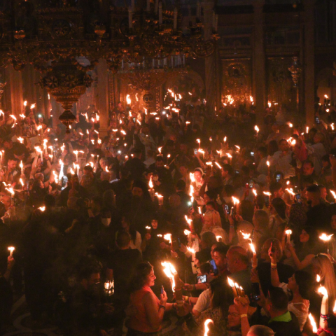 Ιεροσόλυμα - Τελετη Αφης του Αγιου Φωτος στον Παναγιο Ταφο 