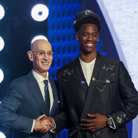 NBA Draft 2026: Ο ΈΙ Τζέι Ντιμπάντσα στο νούμερο 1 – Όλες οι επιλογές στον α’ γύρο της διαδικασίας