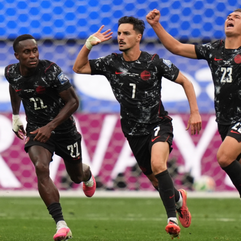 Nότια Αφρική-Καναδάς 0-1: Ιστορική πρόκριση δια χειρός Εουστάκιο - Πέτυχε στις καθυστερήσεις το γκολ που έστειλε στους «16» την χώρα του 