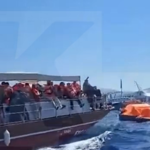 Συναγερμός στα Κατεχόμενα: Αναποδογύρισε σκάφος με 279 επιβάτες στην Κερύνεια