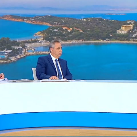Από τα δεξιά: Σία Κοσιώνη, Βασίλης Χιώτης και Άκης Παυλόπουλος στο στούντιο της εκπομπής «Καλημέρα Ελλάδα»