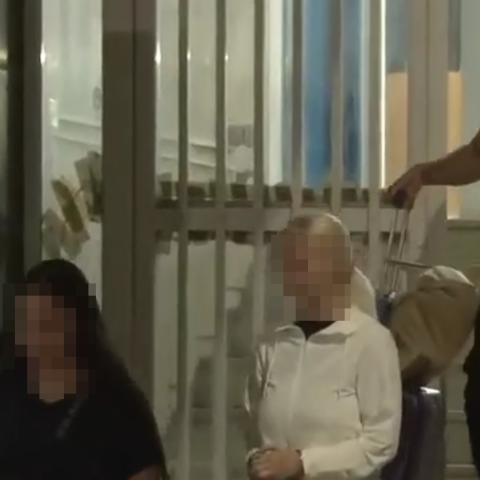Θάνατος Μαζωνάκη: Στον Κορυδαλλό οι δύο γιατροί - Στο κελί όπου κρατούνταν η Μουρτζούκου η 56χρονη Save and Send Notification