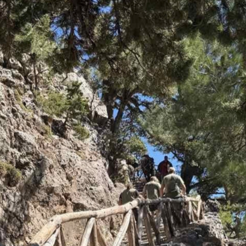 Χανιά: Απεγκλωβίστηκαν οι 8 εργαζόμενοι από το φαράγγι της Σαμαριάς