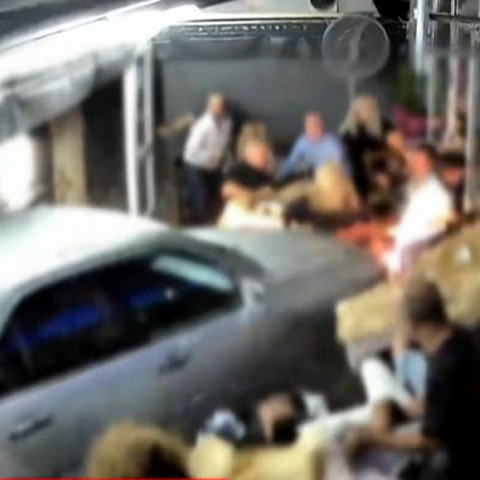 Θεσσαλονίκη: Ελεύθερος ο οδηγός που «μπούκαρε» με το αυτοκίνητο σε ταβέρνα - Αναβλήθηκε ξανά η δίκη