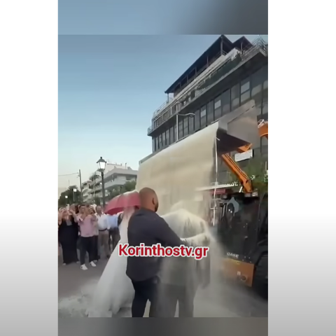 Κιάτο: Έριξαν 550 κιλά ρύζι στον γάμο του φίλου τους 