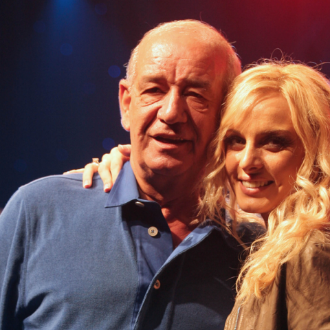 Πέγκυ Ζήνα για Δημήτρη Μητροπάνο: Ήταν δεύτερος μπαμπάς μου και άνθρωπος της οικογένειάς μας