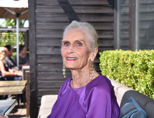 Πέθανε η Ντάφνι Σέλφι που έγινε σύμβολο του modelling μετά τα 70 της