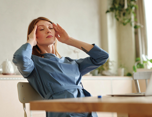 Οι πρωτογενείς πονοκέφαλοι συνδέονται με φλεγμονή του αυχένα