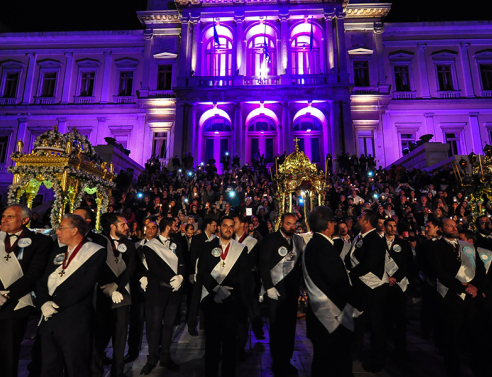 Περιφορά επιταφίου στην Ερμούπολη της Σύρου