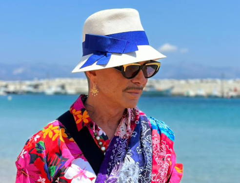 Η Σίκινος του Λάκη Γαβαλά