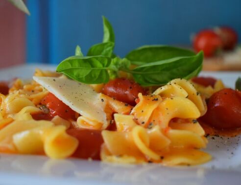 Χυλοπίτες με ντοματίνια στο τηγάνι και στη στιγμή! 