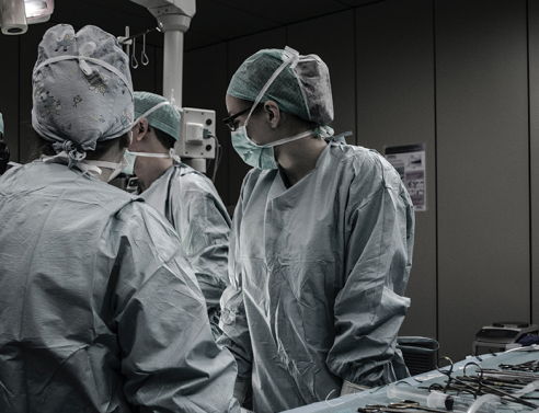 Η ρομποτική χειρουργική στην αρθροπλαστική γόνατος και ισχίου με τεχνική Fast Track