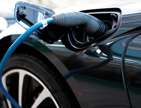 Είναι ασφαλές να φορτίζουμε το ηλεκτροκίνητο αυτοκίνητο όταν βρέχει;