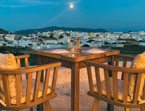 Meltemi View and Taste: Απολαυστικές γεύσεις, φιλοξενία και μαγευτική θέα στην Κίμωλο