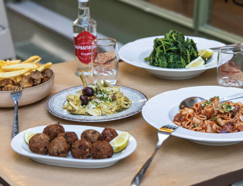 Μεζεδοπωλείο Πίπις: Ασυναγώνιστη γεύση και τέλεια καλοκαιρινή διάθεση