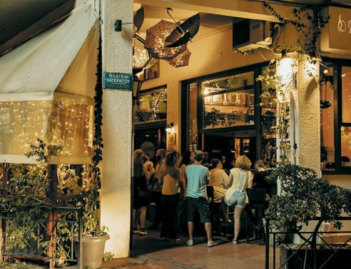 Medez Cafe & Bar: Το αγαπημένο στέκι του Παγκρατίου