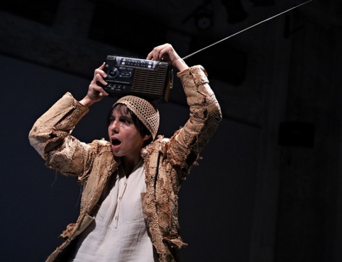 «Στη σκιά του Λούσια» στο Από Μηχανής Θέατρο