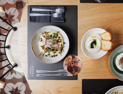 Αισώπου Μύθοι: Πεντανόστιμη ελληνική κουζίνα από τον σεφ Δημήτρη Αϊβαλιώτη