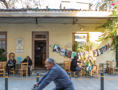 Τα Κανάρια: Το αγαπημένο στέκι με τους νόστιμους μεζέδες και τις όμορφες μουσικές βραδιές