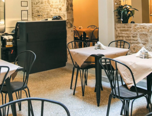 Το τριαντάφυλλο της νοστιμιάς: Το δημοφιλές μεζεδοπωλείο της Λέκκα