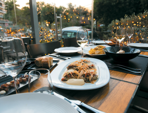 Βασίλαινας: Ιn Head-to-Tail we trust