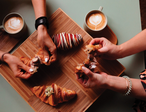 Cherry On Top: Στην πλατεία της Άνοιξης για λαχταριστά γλυκά & μοναδικό gelato