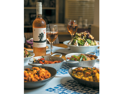 Κυβέλη: Εδώ οι γιορτές είναι οικογενειακή (και πολύ νόστιμη) υπόθεση