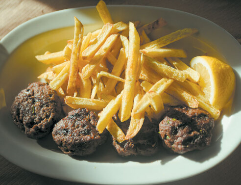 Ταβέρνα Μπάμπης: Η παράδοση της ελληνικής κουζίνας με ιστορία από το 1967