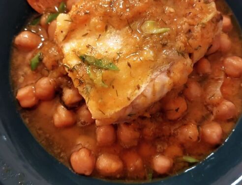 Ρεβίθια με μπακαλιάρο αχνιστό