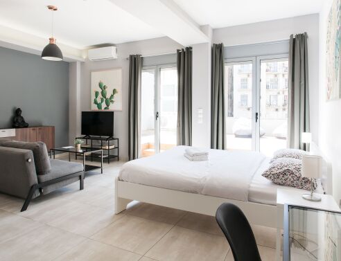 The Omnia Collection Pagrati