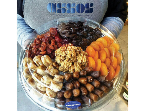 Assos ξηροί καρποί: Ξηροκαρπάδικο με ιστορία από το 1948