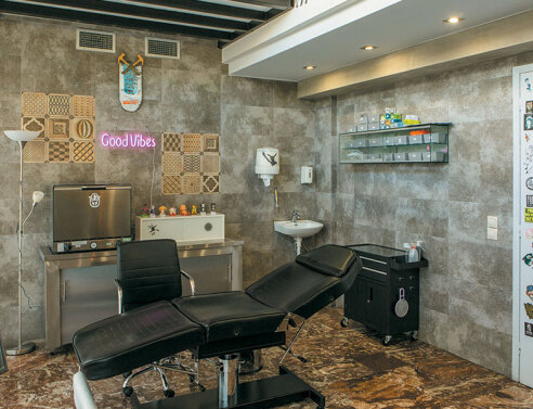 Uncle Chronis Tattoo & Piercing