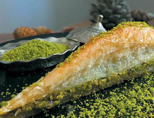 Baklavas: Πολίτικα γλυκά που μοσχομυρίζουν βούτυρο και τέλεια τσουρέκια