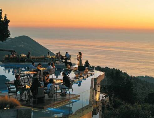 Amente: Το απόλυτο καταφύγιο γευσιγνωσίας με θέα το επιβλητικό Ιόνιο