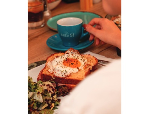 Ziya Wine Bar: Για αυθεντικό sushi, εκλεκτή ποικιλία κρασιών και μοναδική ατμόσφαιρα