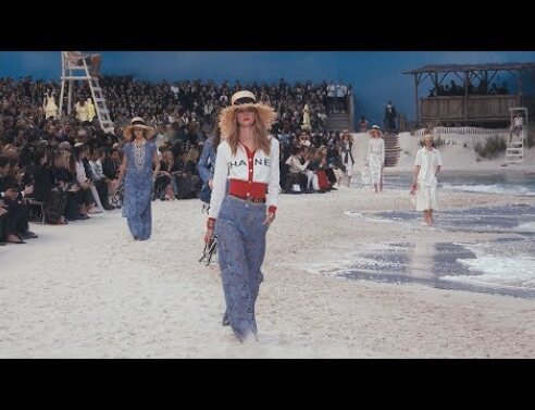 Η Chanel έφερε το καλοκαίρι στο Παρίσι
