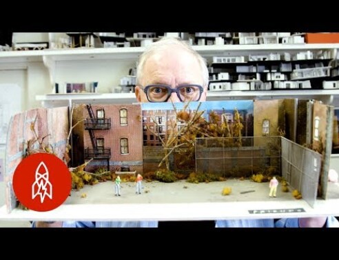 Ο άνθρωπος που έφτιαξε τα σκηνικά στα «Φιλαράκια» αποκαλύπτει