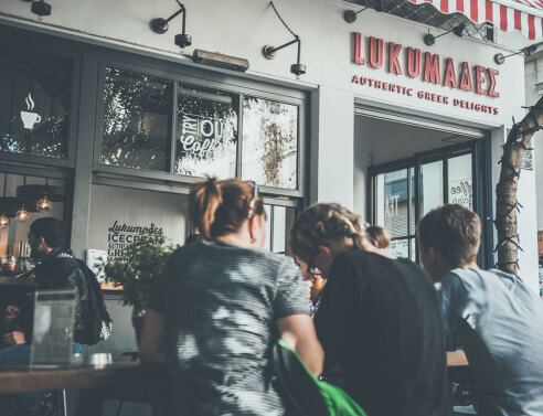 Lukumades, λατρεμένοι λουκουμάδες στα καλύτερά τους