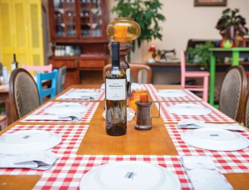 Πάμε Παράγκα: To χρωματιστό, πεντανόστιμο στέκι των Πετραλώνων