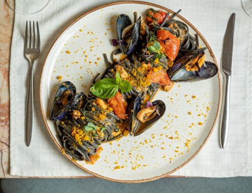 Μαύρα Μακαρόνια στο ARK