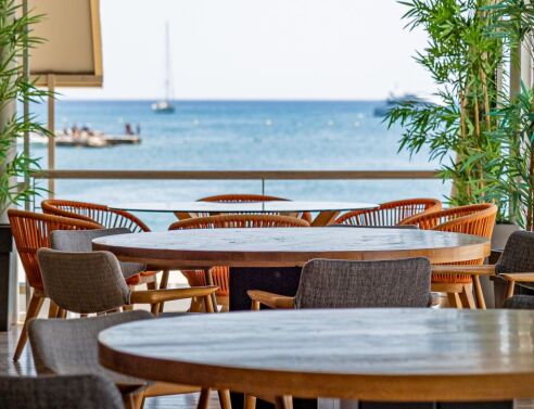 Εν Πλω: Στη Βουλιαγμένη σε περιμένει ο γαλάζιος παράδεισος