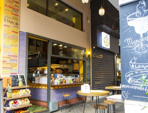 Etnico: Tο πιο multi ethnic στέκι της Αθήνας